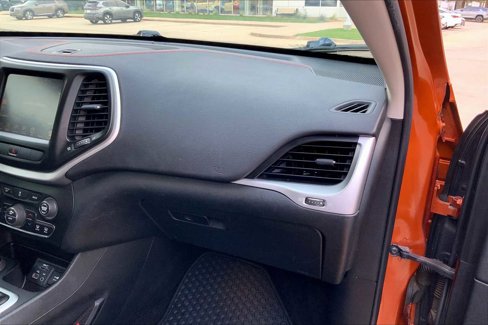 Used 2014 Jeep Cherokee Trailhawk w/ Comfort/Convenience Group image 16