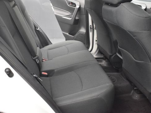 Used 2020 Toyota RAV4 LE image 21