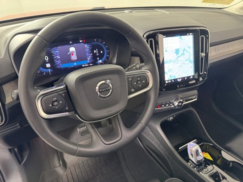 Certified 2024 Volvo XC40 B5 Plus image 19