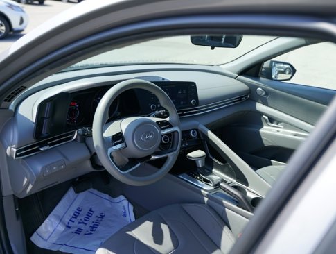 Used 2023 Hyundai Elantra SEL image 21