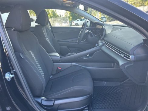 Used 2024 Hyundai Elantra SEL image 35