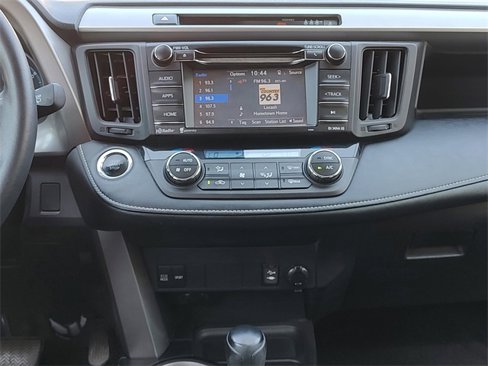 Used 2018 Toyota RAV4 XLE image 16