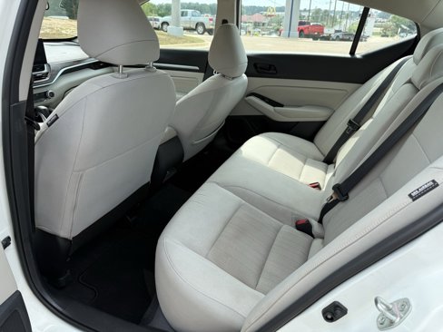 Used 2023 Nissan Altima 2.5 SV image 14
