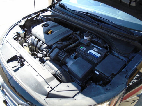 Used 2020 Hyundai Elantra SE w/ Cargo Package (C1) image 19