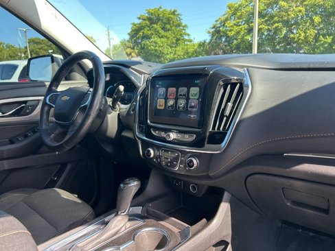 Used 2019 Chevrolet Traverse LT image 25