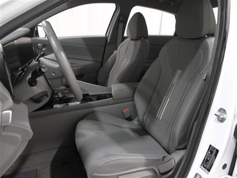Certified 2023 Hyundai Elantra SEL w/ Convenience Package image 5
