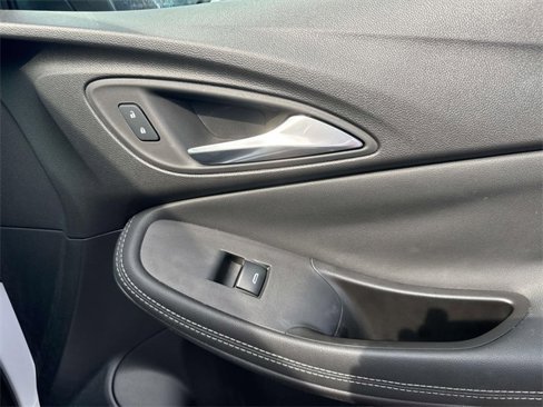 Used 2022 Buick Encore GX Select w/ Sport Touring Package image 18