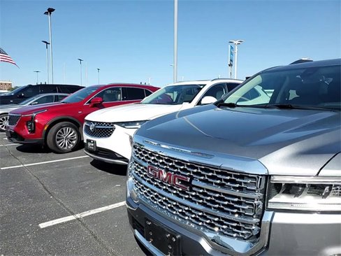 Used 2021 GMC Acadia Denali w/ Trailering Package image 8
