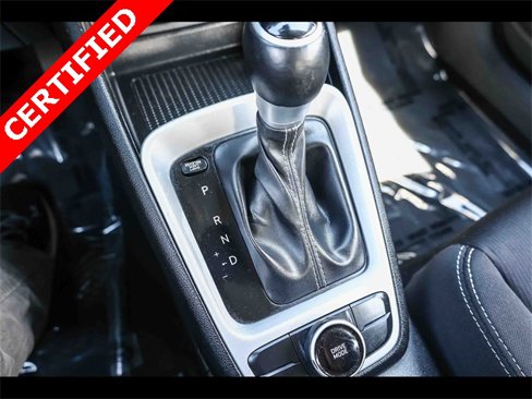 Certified 2023 Hyundai Venue SEL image 23