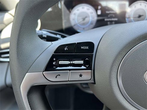 Certified 2024 Hyundai Elantra SEL image 26