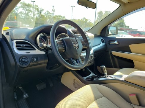 Used 2017 Dodge Journey SXT w/ Comfort/Convenience Group image 19