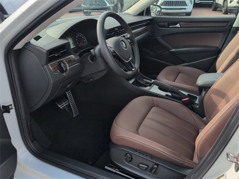 Certified 2022 Volkswagen Passat 2.0T image 7