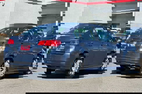 Used 2013 Subaru Legacy 2.5i image 2