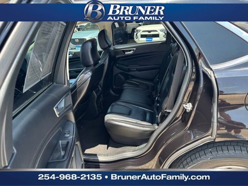 Used 2022 Ford Edge Titanium image 14