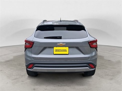 New 2026 Chevrolet Trax LT w/ Sunroof Package image 4