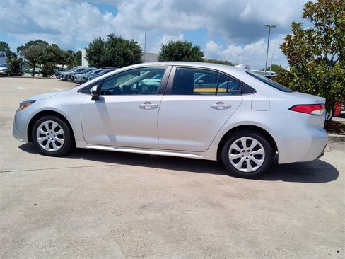 Used 2023 Toyota Corolla LE image 5