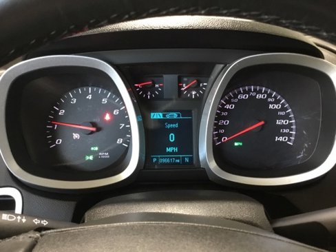 Used 2017 Chevrolet Equinox LT image 29