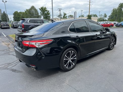 Used 2019 Toyota Camry SE image 5