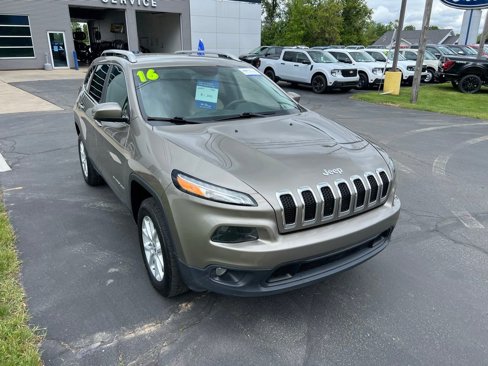 Used 2016 Jeep Cherokee Latitude w/ Safety/Convenience Group image 3