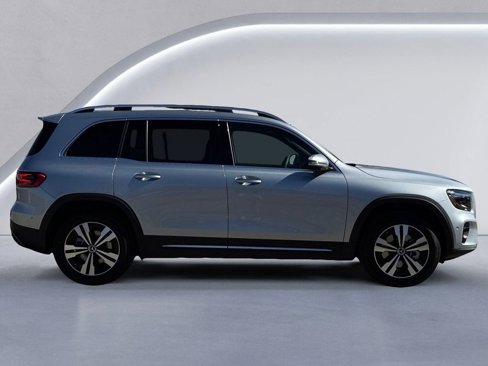 New 2025 Mercedes-Benz GLB 250 4MATIC image 3