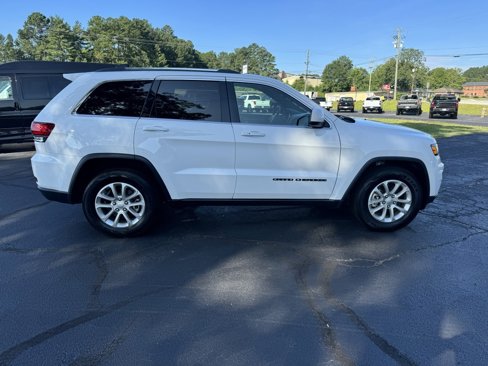 Used 2021 Jeep Grand Cherokee Laredo X image 9