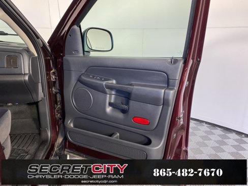 Used 2004 Dodge Ram 1500 Truck SLT image 21
