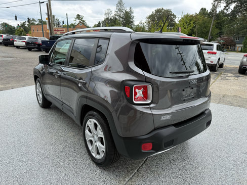 Used 2017 Jeep Renegade Limited image 10