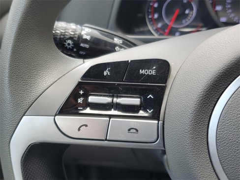 Used 2022 Hyundai Elantra SEL image 16