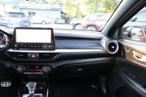 Used 2023 Kia Forte GT-Line w/ GT-Line Premium Package image 18