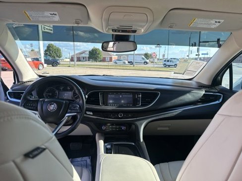 Used 2023 Buick Enclave Essence image 30