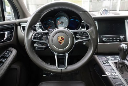 Used 2017 Porsche Macan S image 22