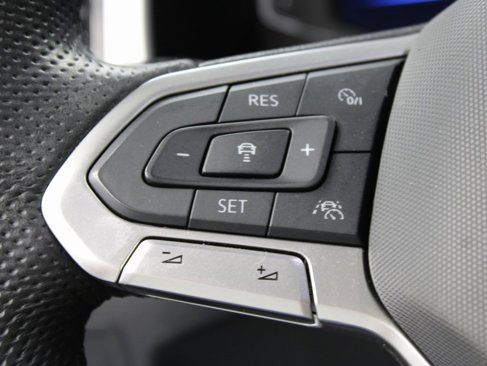 Used 2021 Volkswagen Atlas Cross Sport SEL Premium image 57
