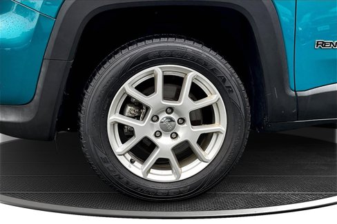Used 2021 Jeep Renegade Latitude w/ Sun & Sound Group image 31