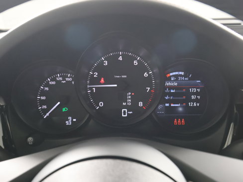 New 2025 Porsche Macan image 18