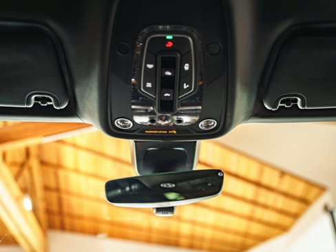 Used 2022 Bentley Bentayga image 18