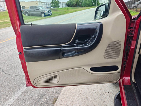 Used 2004 Ford Ranger XLT image 9