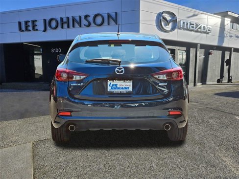 Used 2018 MAZDA MAZDA3 Touring image 4
