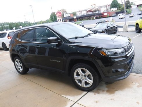 Used 2023 Jeep Compass Sport image 6
