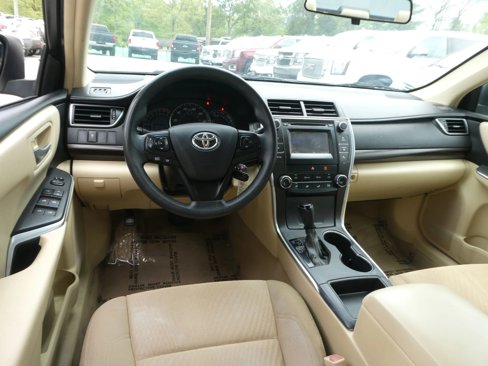 Used 2015 Toyota Camry LE image 13