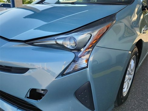 Used 2016 Toyota Prius Three image 10