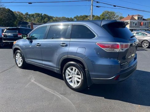 Used 2014 Toyota Highlander LE image 4