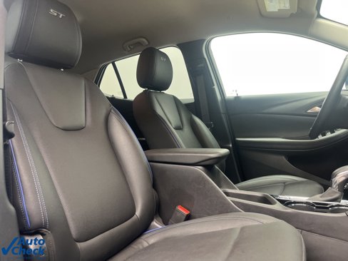 Used 2025 Buick Encore GX Sport Touring w/ Advanced Technology Package image 18