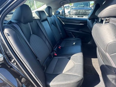 Used 2023 Toyota Camry SE image 19