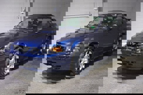Used 2001 Ford Mustang Premium image 2