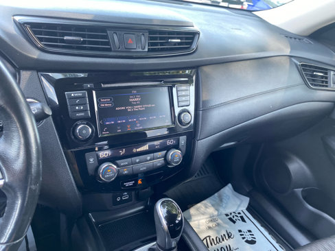 Used 2019 Nissan Rogue SV image 15