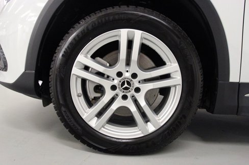 Used 2023 Mercedes-Benz GLA 250 4MATIC w/ Premium Package image 10