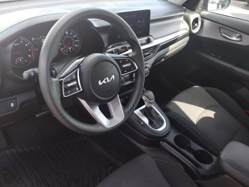 Used 2022 Kia Forte LXS image 9
