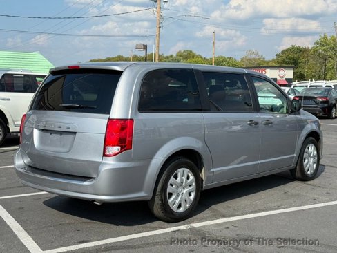 Used 2019 Dodge Grand Caravan SE image 16