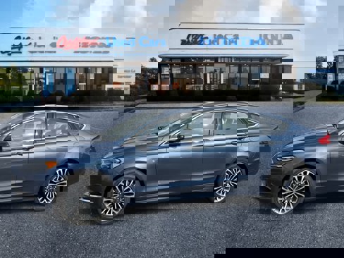 Used 2018 Ford Fusion SE w/ Fusion SE Technology Package image 2