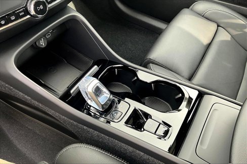 New 2025 Volvo XC40 B5 Plus w/ Protection Package Premier image 10